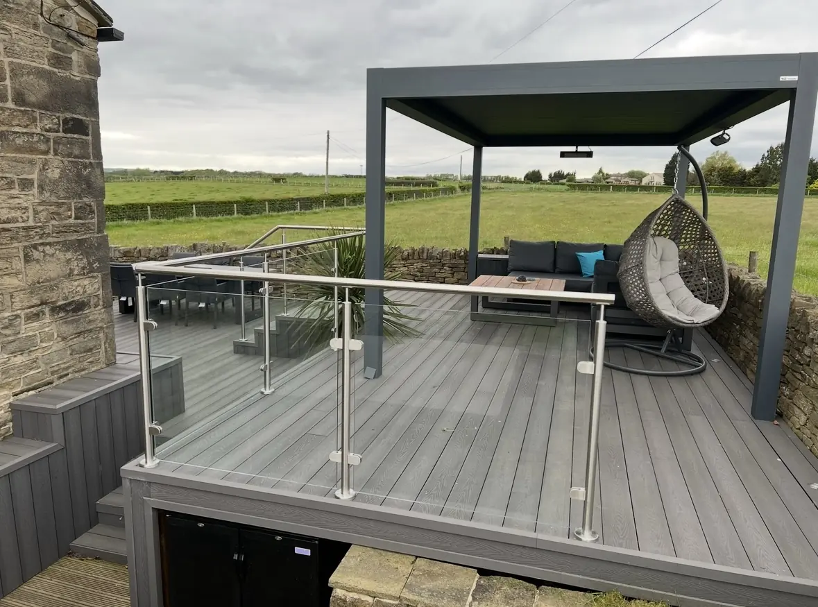 End middle and corner glass balustrade posts