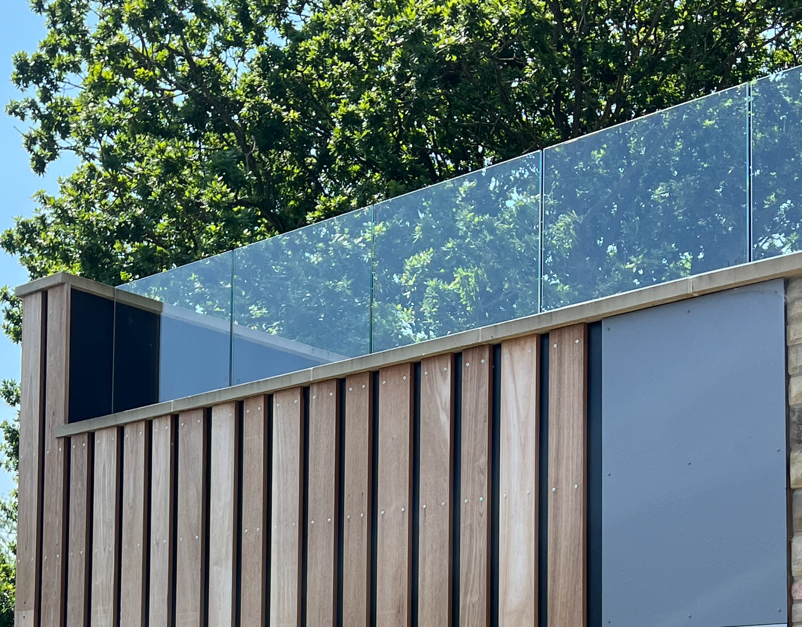 Toughened laminated glass balustrade panel